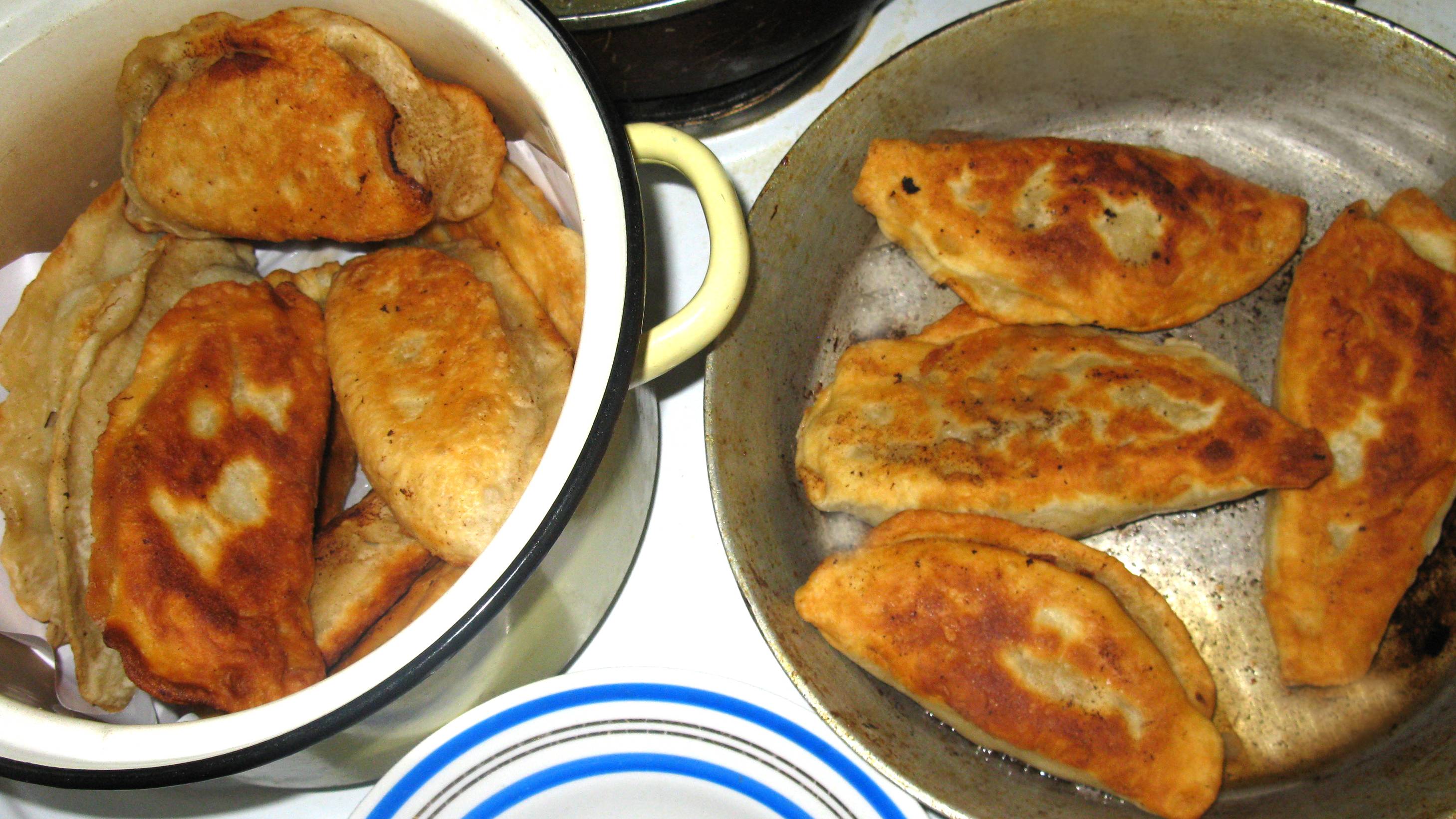 Лепешки с зеленью. Вкусные лепешки. Кастыбы. С зеленью. На сковороде. Рецепт приготовления