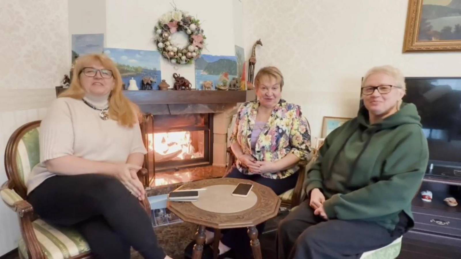 У камина. Знакомство