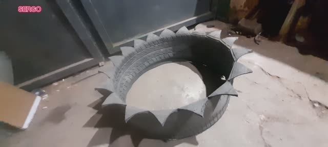 Как вывернуть легко покрышку для клумбы под цветы