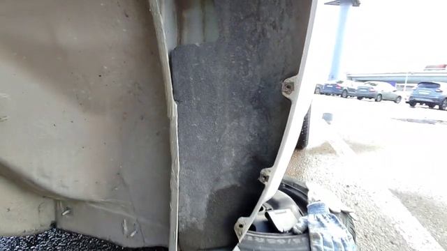 Снял_подкрылок,_а_там_Lada_X_Ray,_есть_ли_коррози