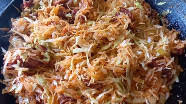 21-04-2025 КАПУСТА С МЯСОМ ВКУСНАЯ ДЕРЕВЕНСКАЯ ЕДА