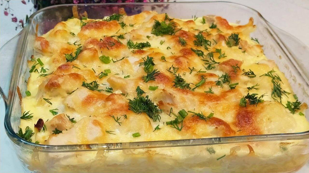 Сочная запеканка из цветной капусты с курицей в духовке.