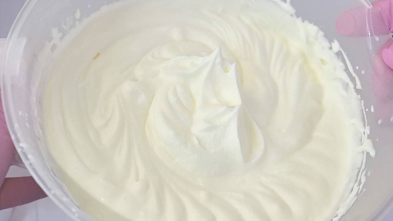 💥 Взбитые сливки 33%, которые НЕ ОСЕДАЮТ!!! ✨ СУПЕР ЛАЙФХАК ✨ Стабильный крем из сливок за 5 минут!