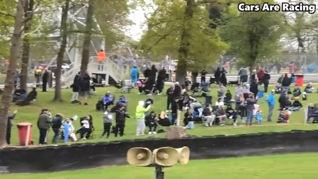 Опасная Борьба на гоночной трассе Brands Hatch!