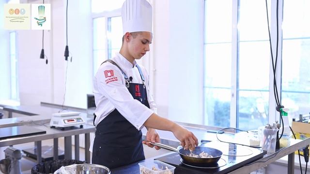 15/ Город Москва/ Духовые цыплята по-московски