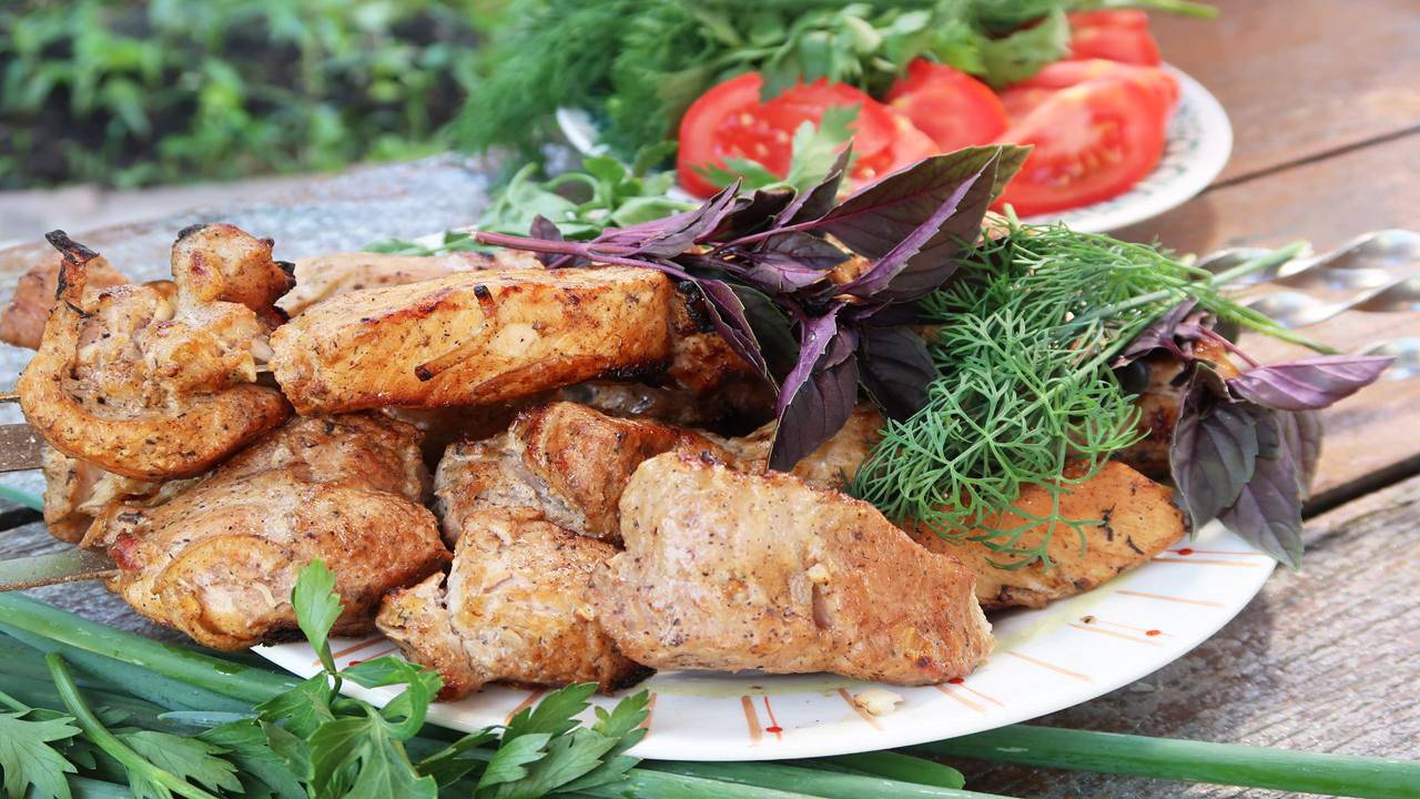 Сочный и Нежный Шашлык из Свинины на Кефире Который Тает во Рту