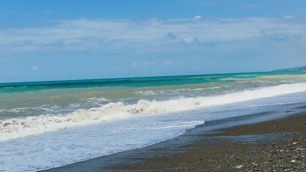 ВЛОГ 16.06.24 Шторм в Лазаревском/ЛЮБУЕМСЯ ВОЛНАМИ