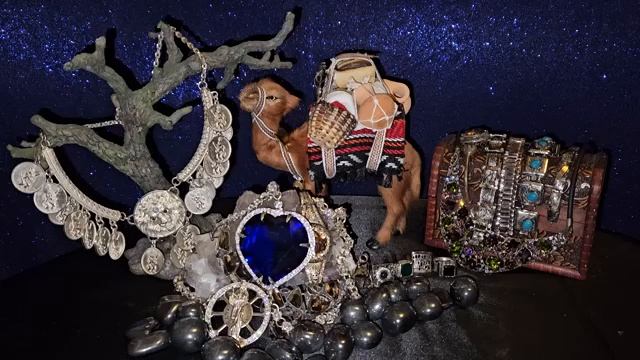 ГЕРЦОГИНЯ ГРЕМОРИ... ДАРИТЕЛЬНИЦА ПРОЦВЕТАНИЯ... СИЛЬНО