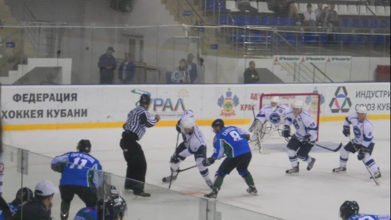 Иноземец играет в хоккей. Анахайм. Плей-офф.