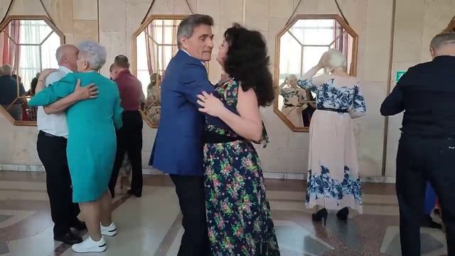 Пусть миром правит любовь..... 16.04.23.