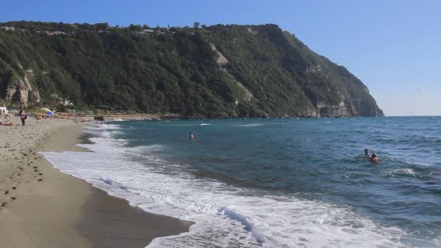 Итальянские каникулы. Остров Искья. Пляж Читара.