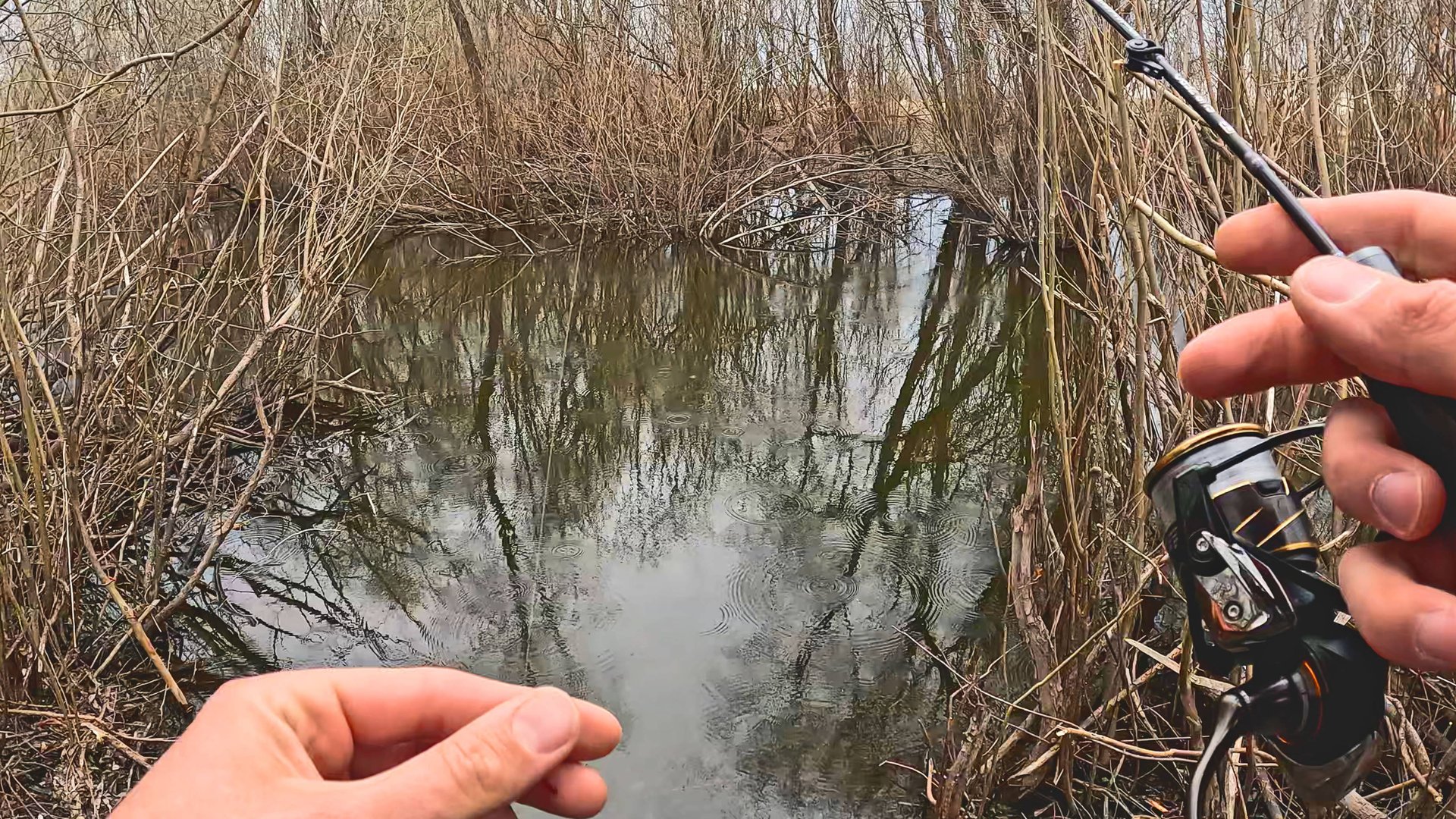 МОРМЫШИНГ в ручье 50 см. Разная рыба НА ТОНЧАЙШИЙ спиннинг. Рыбалка весной