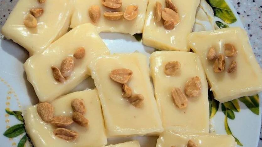 Помадка из сухого молока с фисташками.