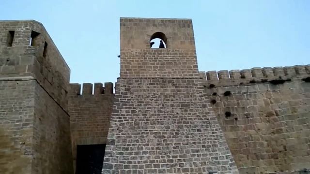 Поехали поглазеть на величественных стен Нарын - Кала