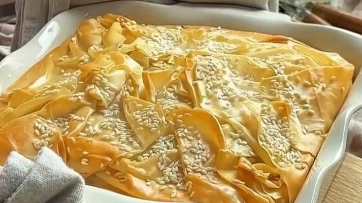 Ленивый пирог из теста фило с творогом и сыром