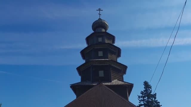 Деревянная Тихвинская церковь. Заброшенное кладбище Вознесенского храма. Торжок.