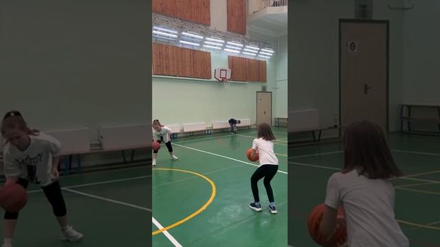 Баскетбольная тренировка совмещенная с игровой практикой под руководством Владислава Витальевича