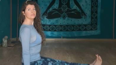 Поза посоха (Дандасана) – секрет идеальной осанки без лишних усилий