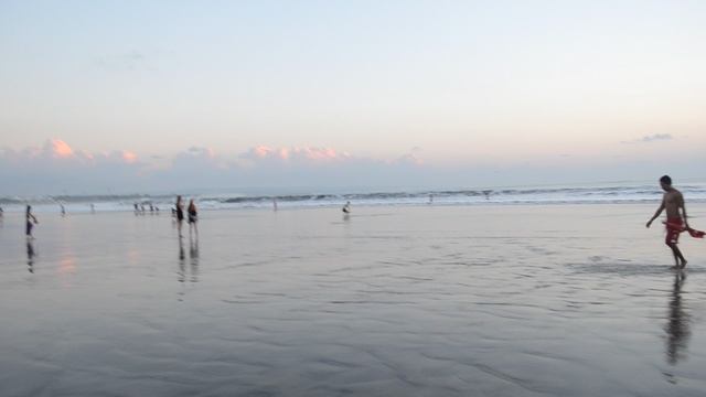 Пляж Куты!Отлив на закате.