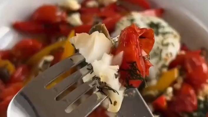 Треска с овощами в духовке