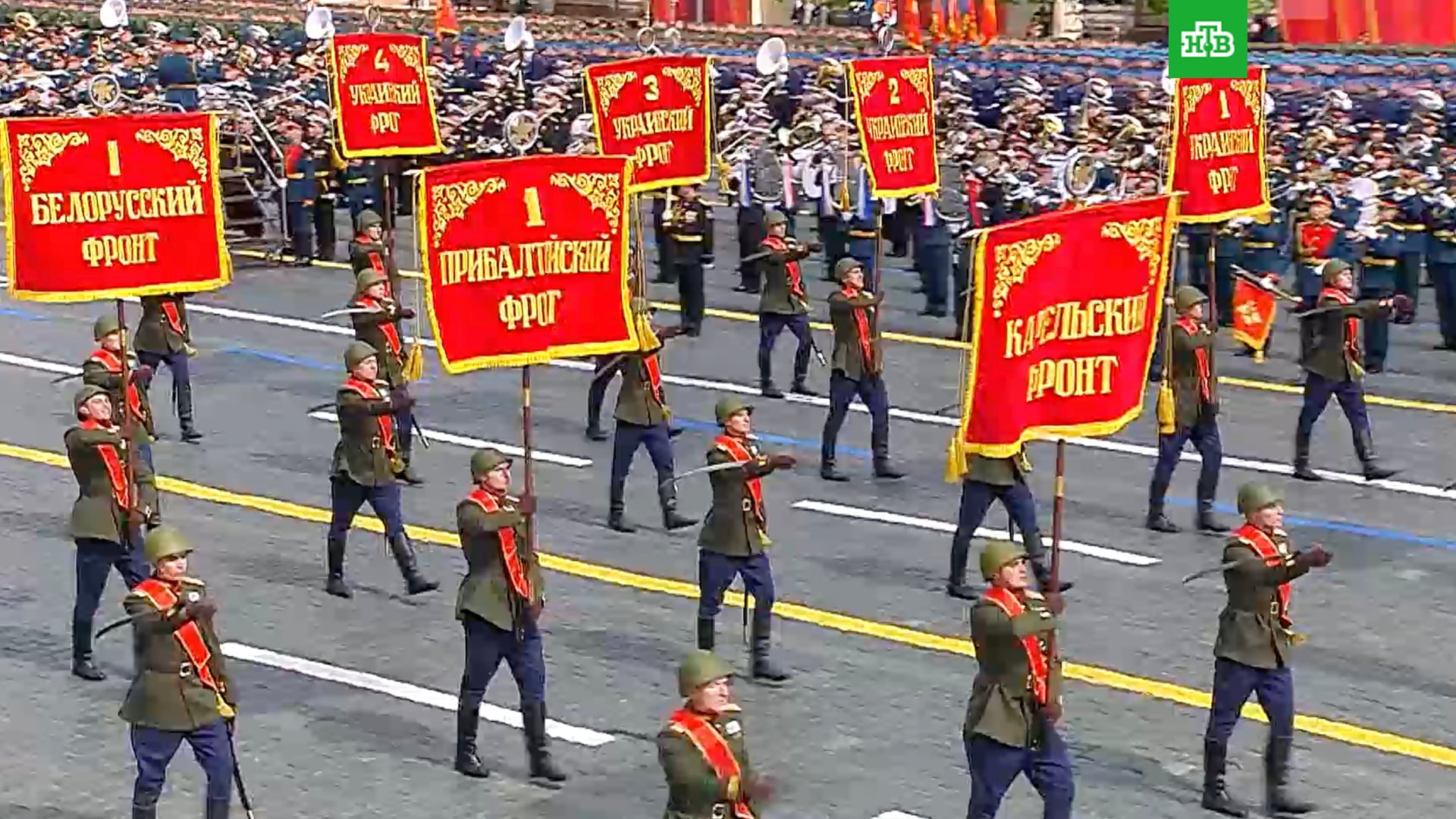 Проход парадных расчетов на параде Победы в Москве  — 9 мая 2025 года