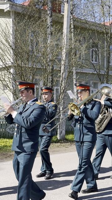 Студенты ВУЦ Военмеха возглавили «Бессмертный полк» в Лисьем Носу!
