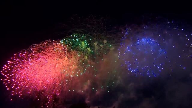 САЛЮТ НА КРАСНОЙ ПЛОЩАДИ