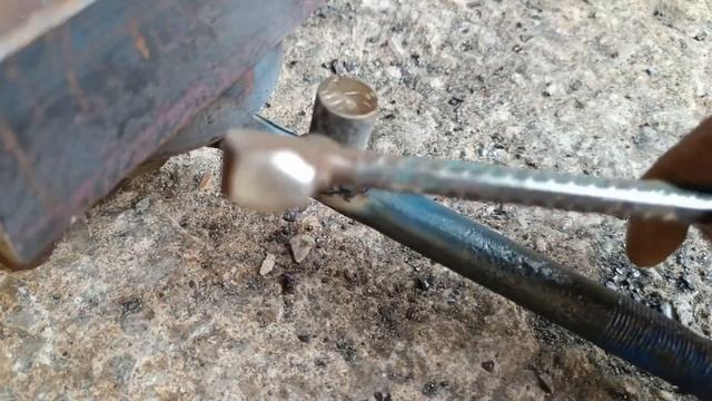 Устройство для работы с металлом и ковки.