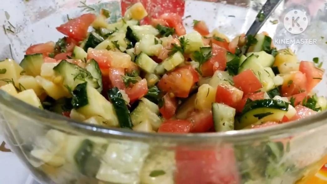Быстрый, легкий, освежающий салат на каждый день. Салат из простых доступных продуктов