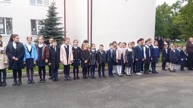 Поднятие флага и исполнение гимнов Российской Федерации и Северной Осетии