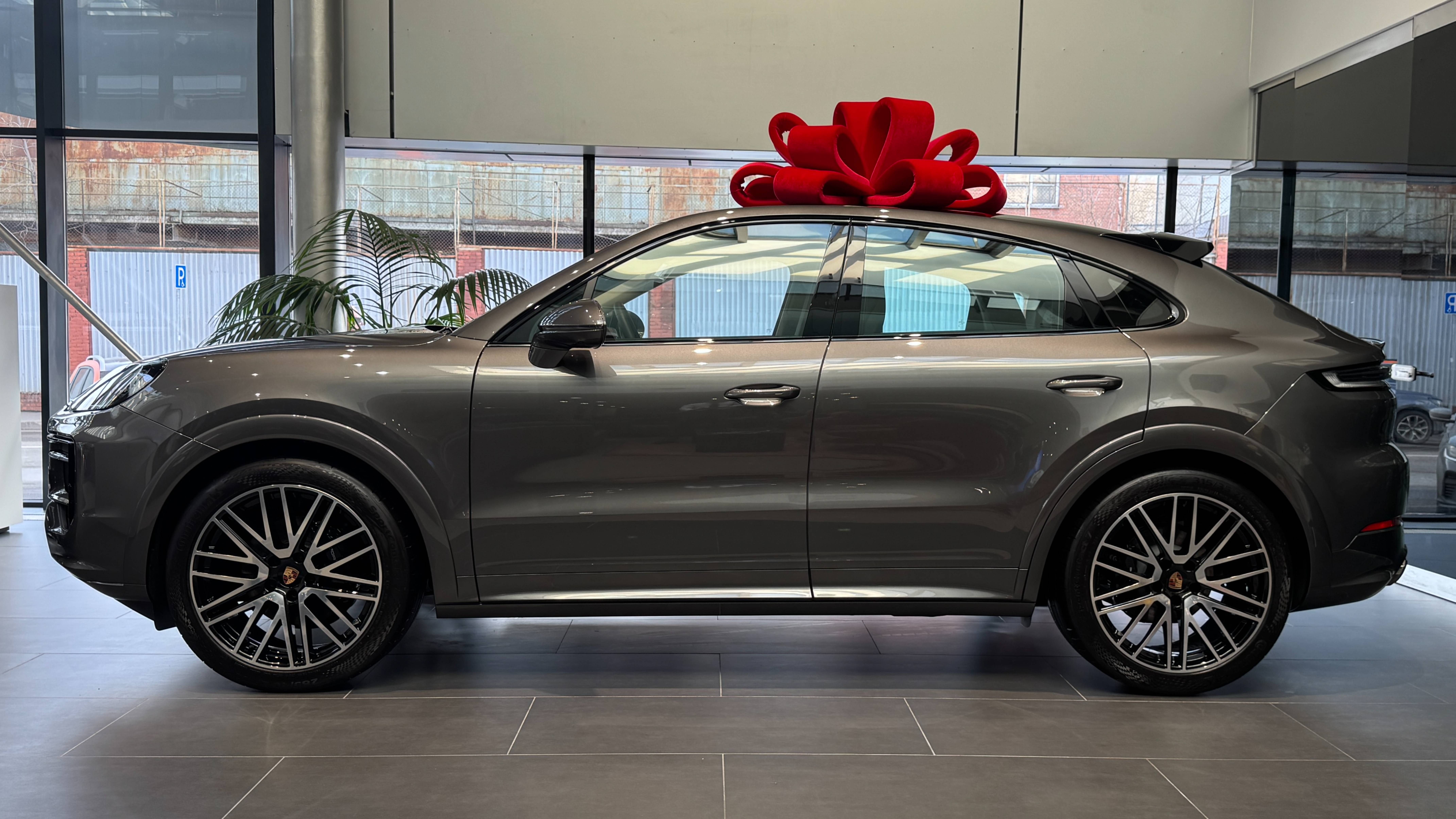 Porsche Cayenne Coupe 2024. Quarzite Grey, Crayon Black
