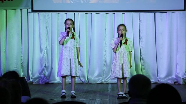 10. Полина Колесникова и Алла Изотова – «Играют мальчики в войну»