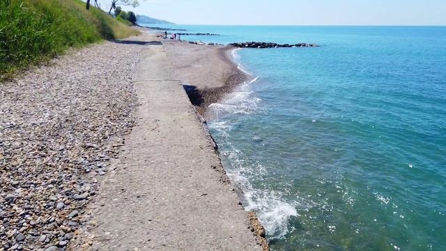 Сочи. Дикий пляж в посёлке Вардане.