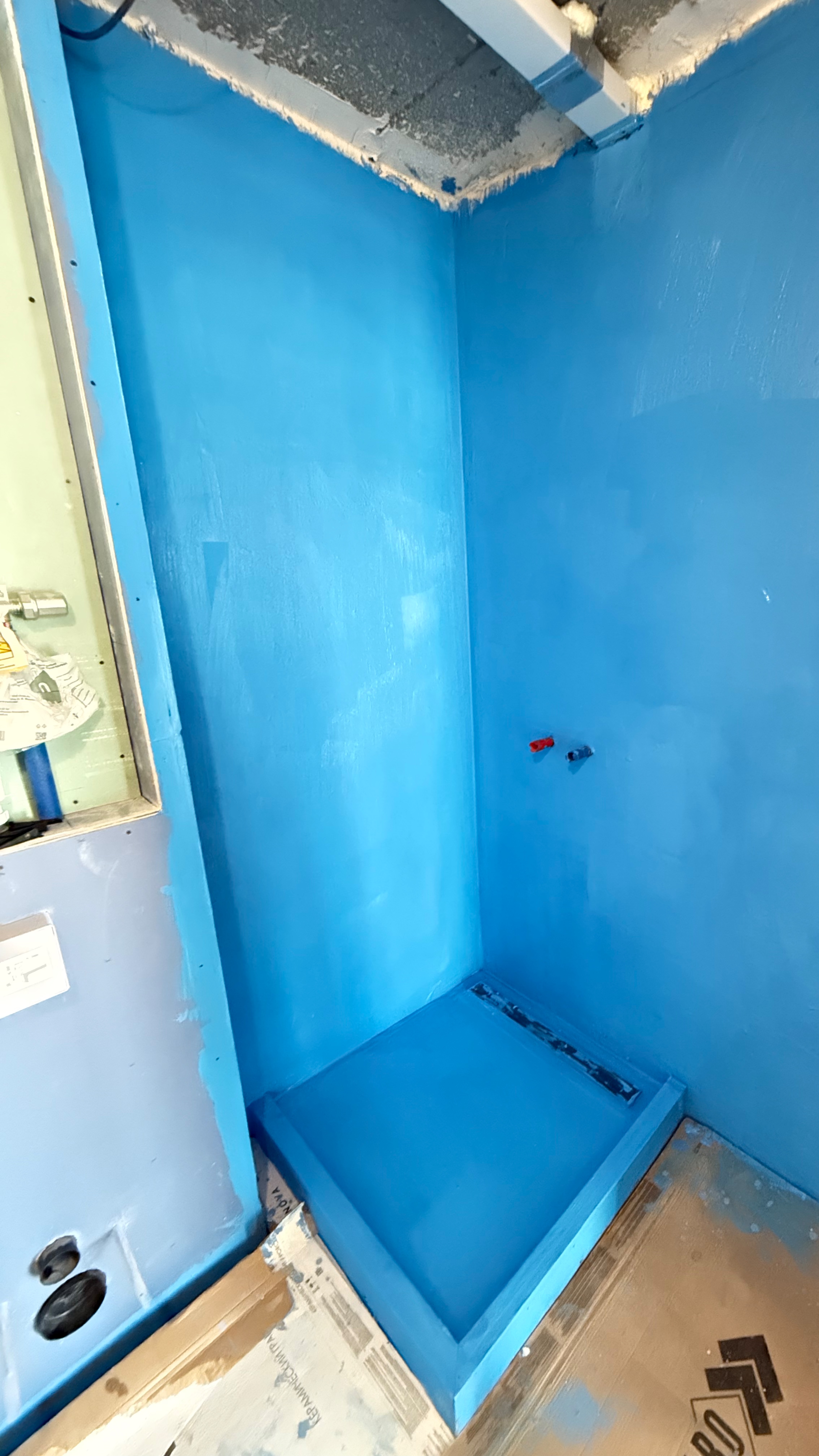 Гипсовая штукатурка в санузле. Геннадий Кравчук. Ремонт квартир в Симферополе..