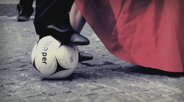 Аргентинское танго ускоренное обучение при помощи футбольного мяча.