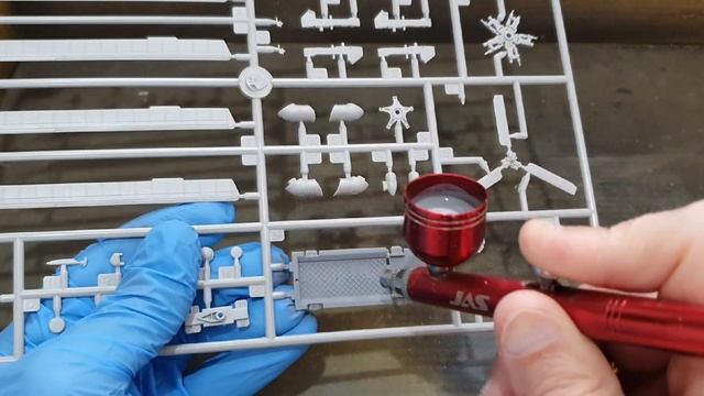 Покраска аэрографом кокпита и салона модели вертолета в базовый цвет