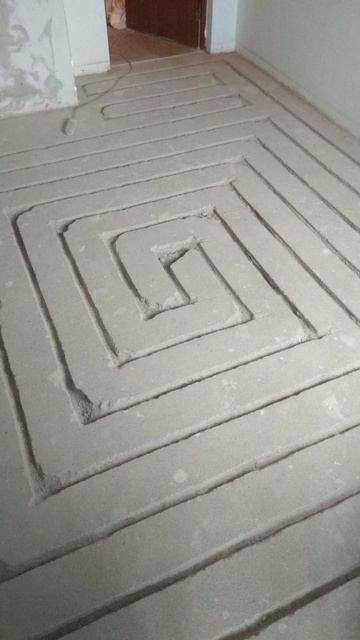 Ремонт кухни. Штробы для водяного теплого пола. Ремонт. Калининград.