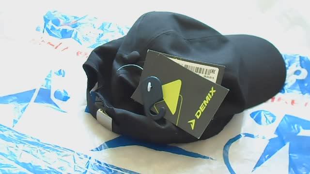 Обзор фирменных покупок, магазин ''Спортмастер'' Стильная Бейсболка Demix