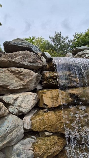 Шум водопада.