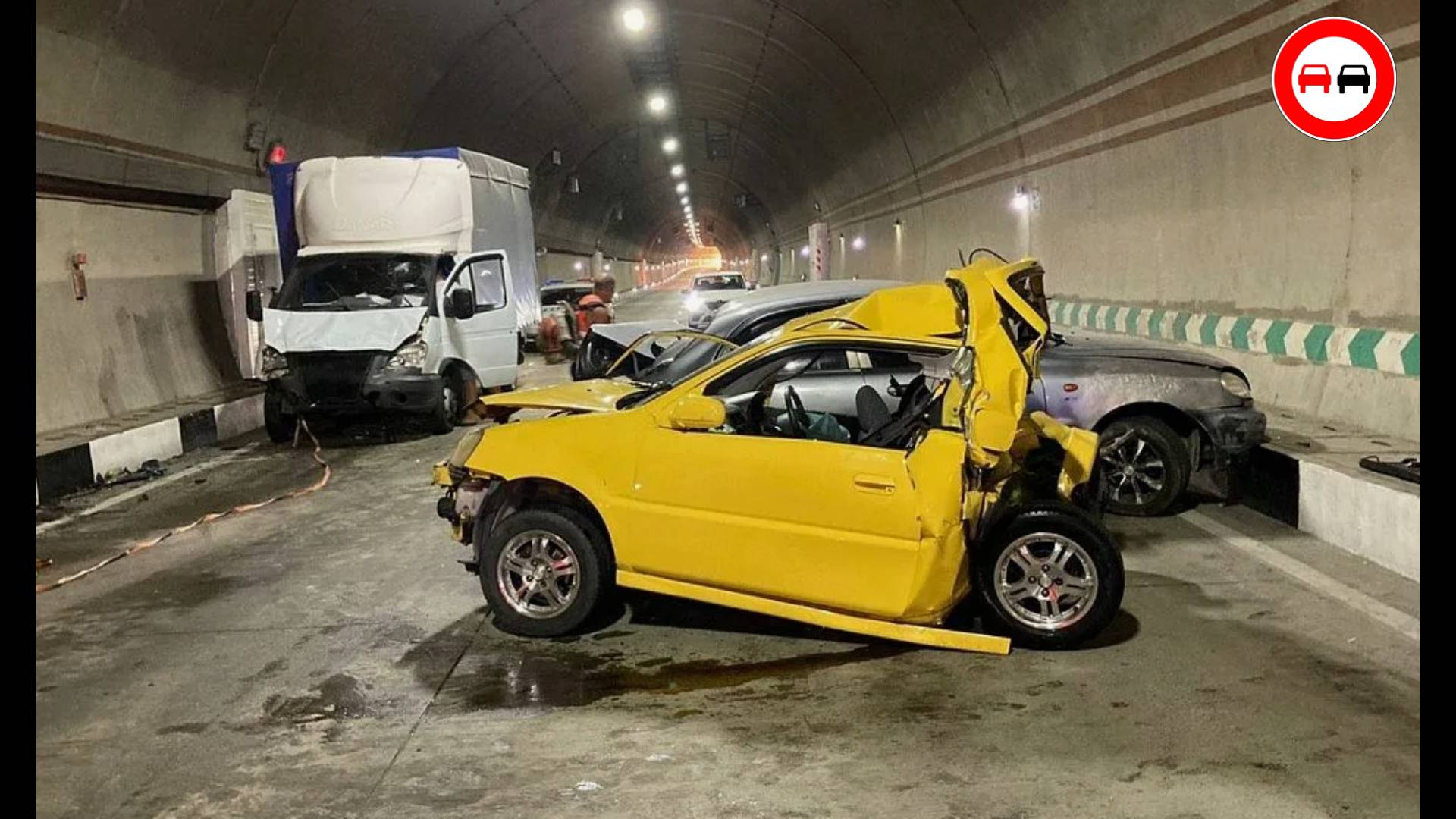 Залипал в телефоне, не соблюдал дистанцию, получи! Неудержимые торопыги. Невежи активизируются!!!