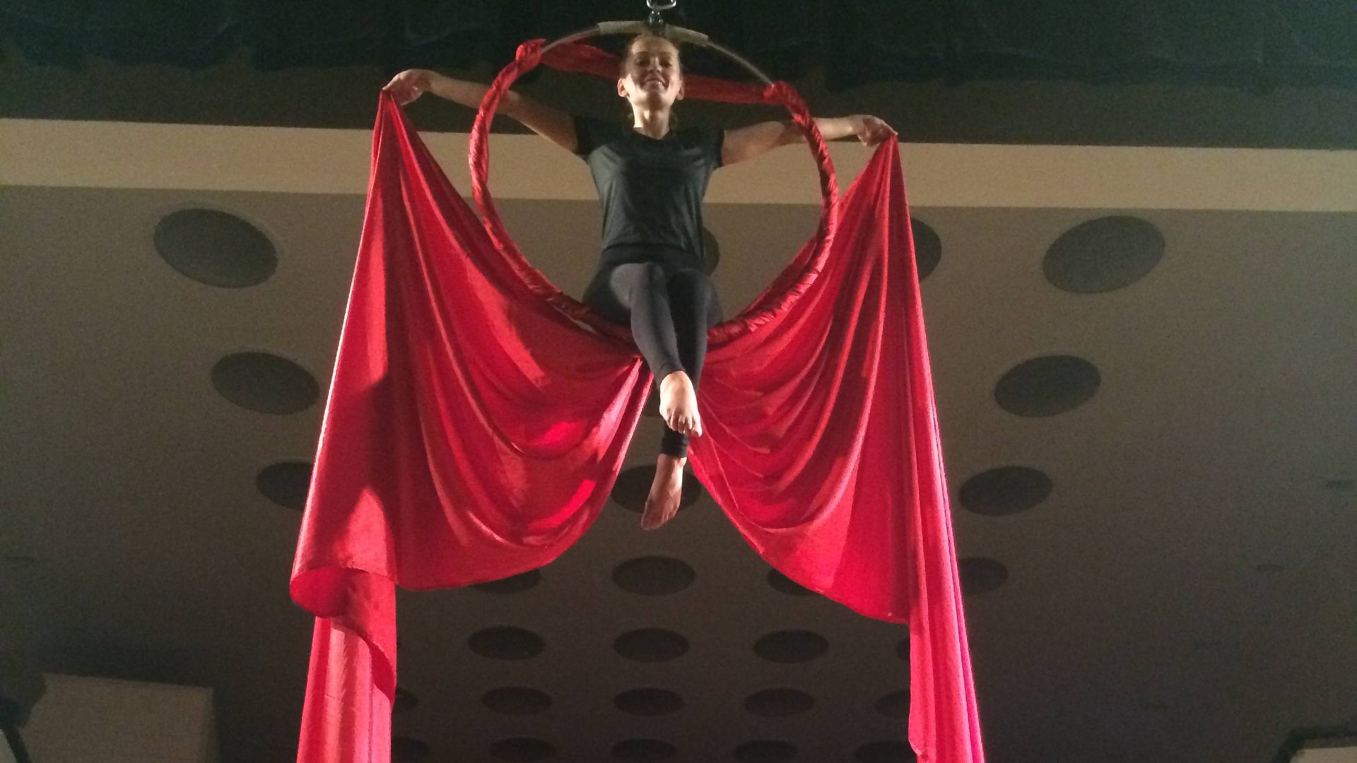 Занятия на кольце с полотном, ромбе и трапеции для всех желающих!