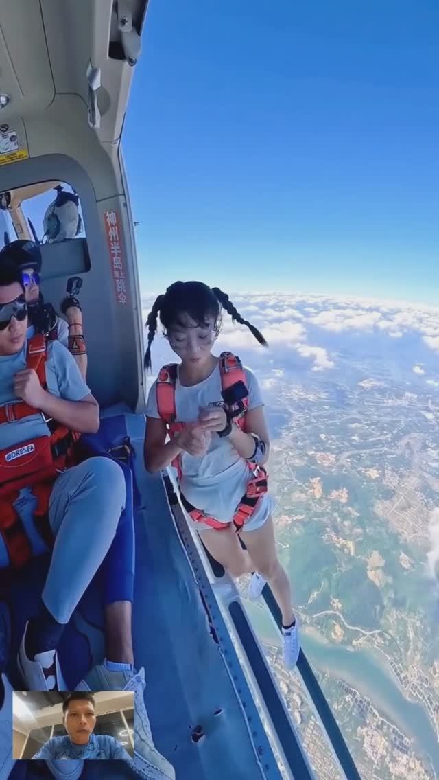 90 Sonique - It feels видеозалипалка