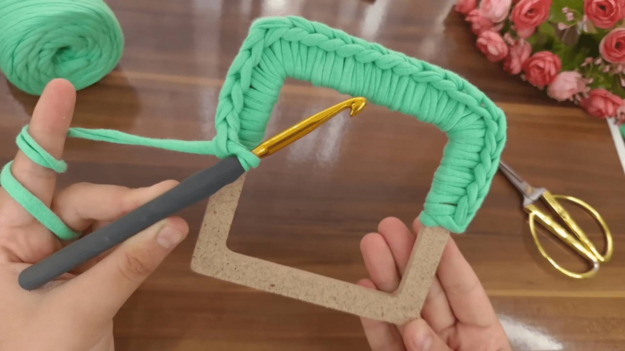 Учусь делать обвязку ручек для сумки из полиэфирного шнура