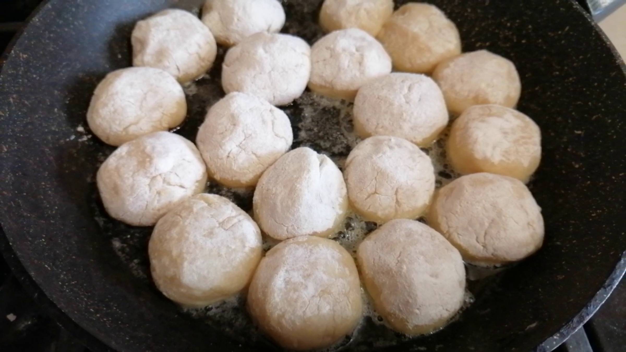 Нежные куриные тефтели в сливочном соусе