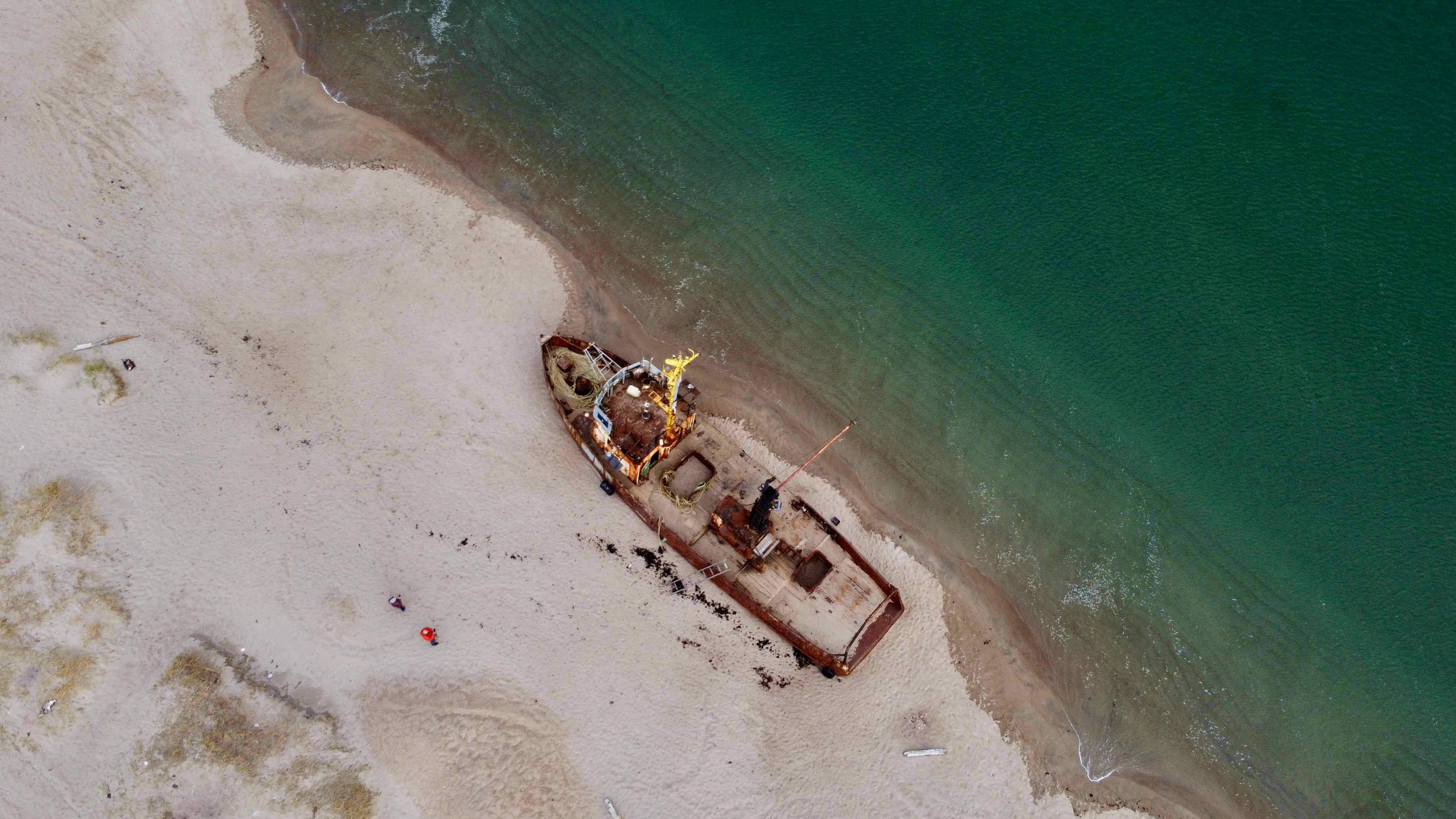 Вторая жизнь баркаса. Териберка, Баренцево море