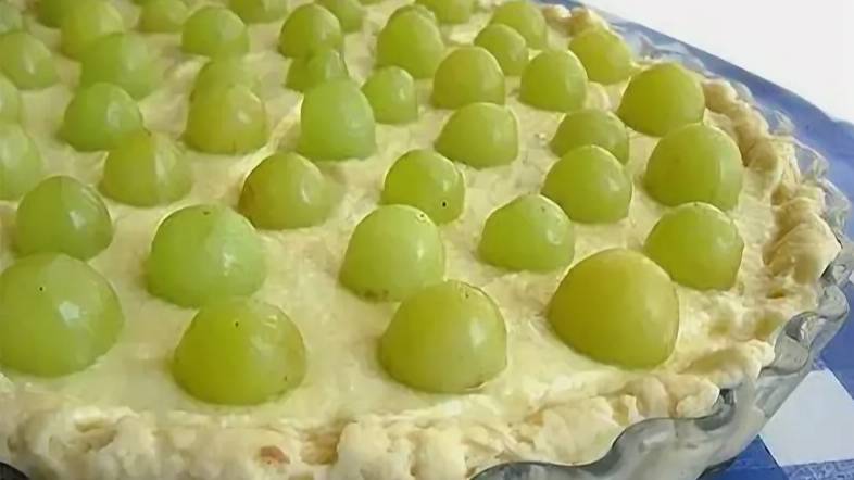 Виноград с творожной начинкой.