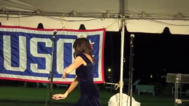 Hula Pua hone (медовый цветочек) - сольный гавайский танец на фестивале Merry Monarh