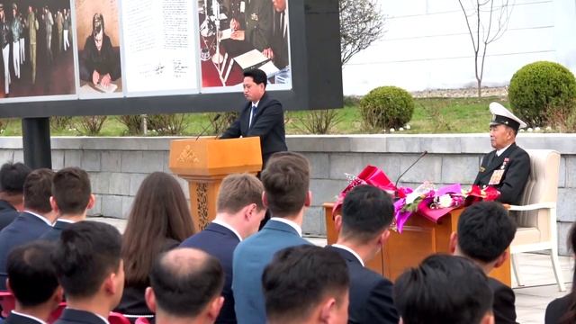 Встреча делегации МГЕР с ветераном героем. КНДР.