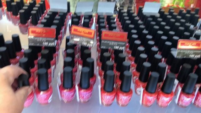 Гуляем по Москве, обзор магазина духов «Новая заря», продуктов. Слушаем музыку в метро.