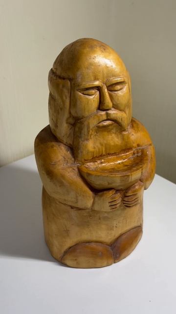 Статуэтка из дерева